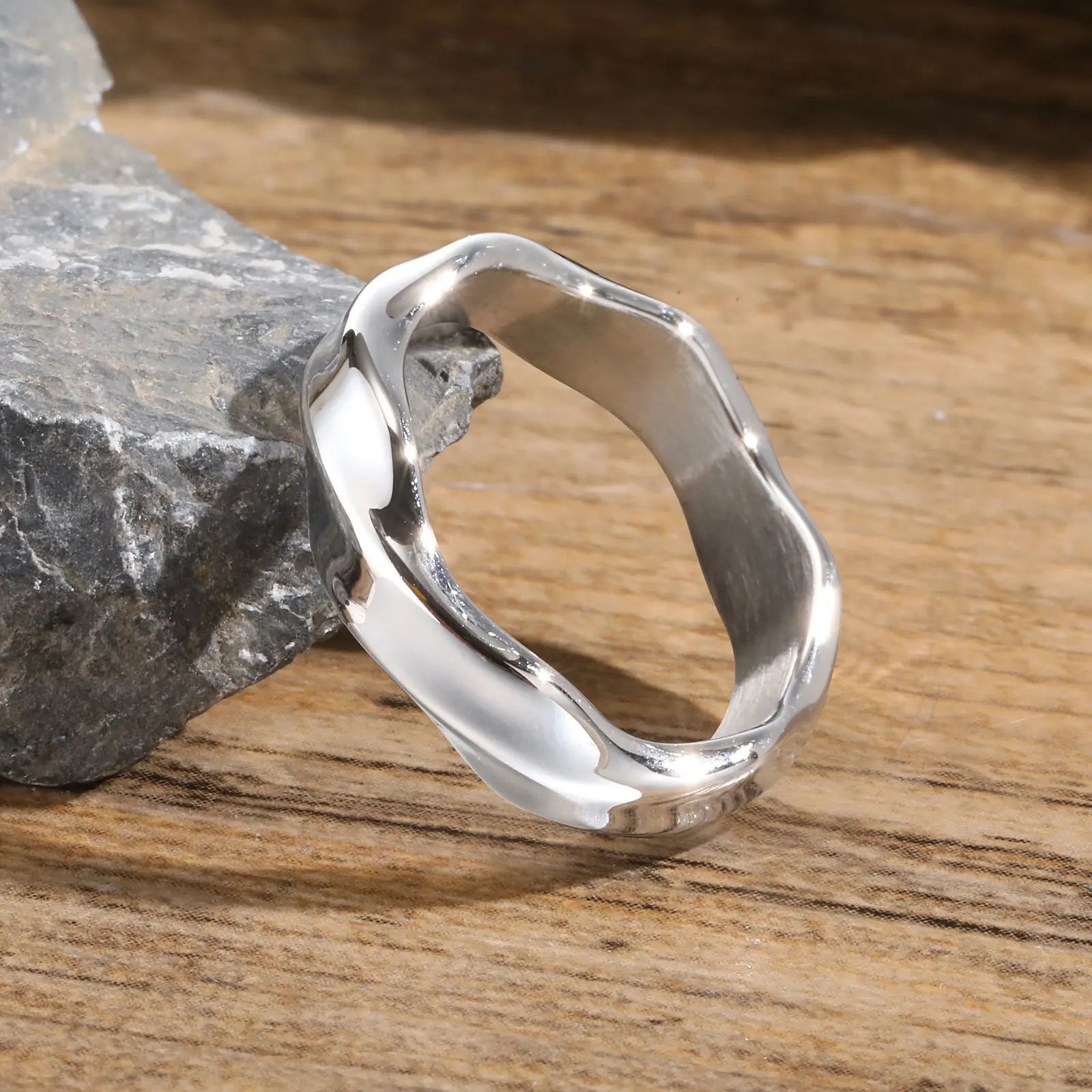 Tunja Twisted Mobius Ring