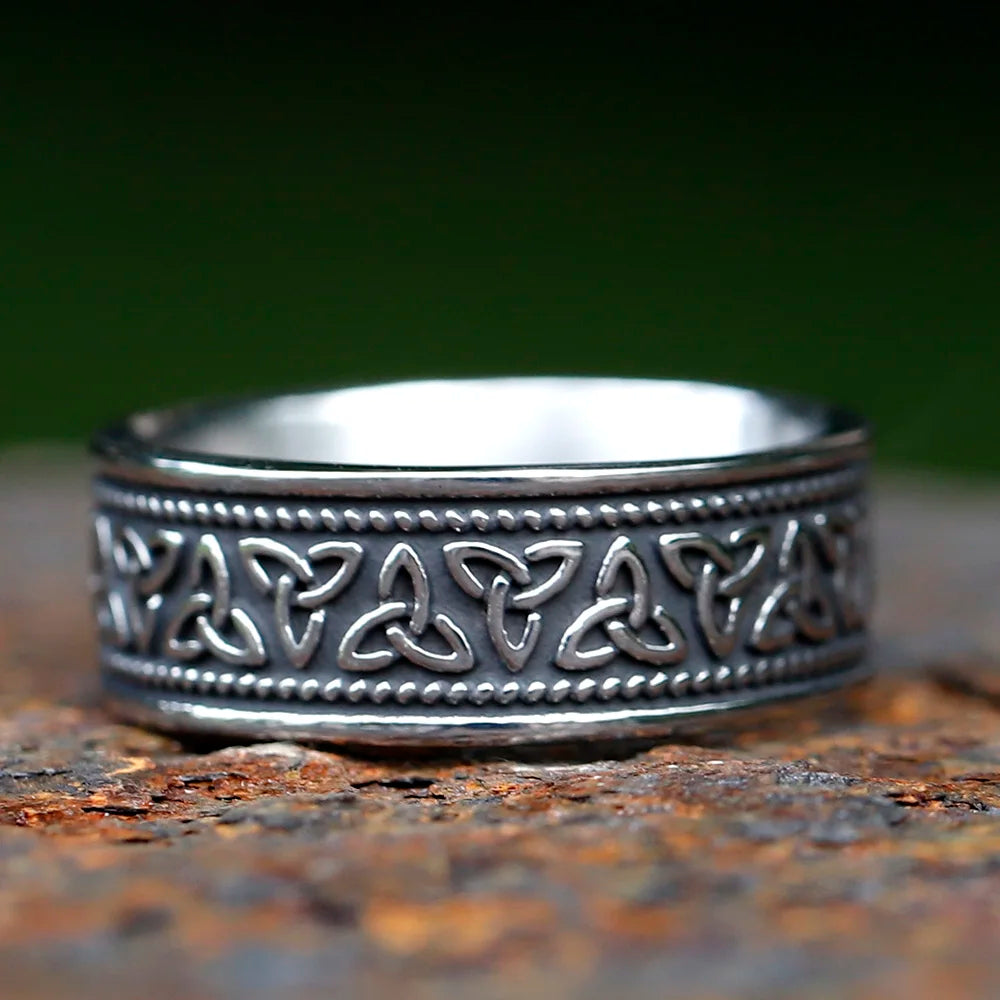 Odense knot men's Celtic ring