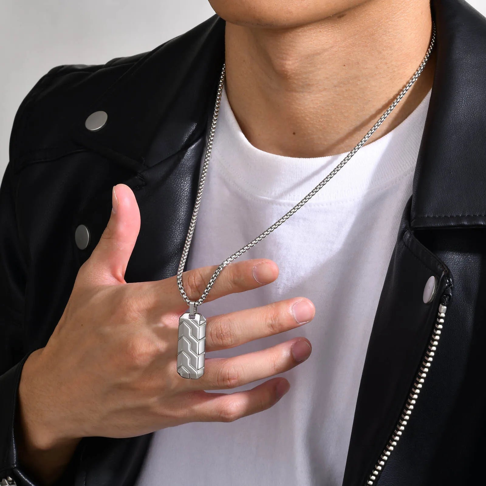Vnox Small Dogtags Pendant Necklaces for Men, Black Silver Color Stainless Steel Military Dog Tag with Box Chain Gift to Him