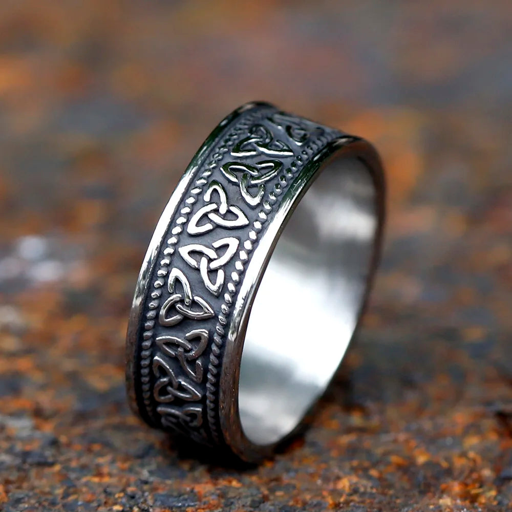 Odense knot men's Celtic ring