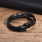 Magnetic clasp of the braided leather bracelet