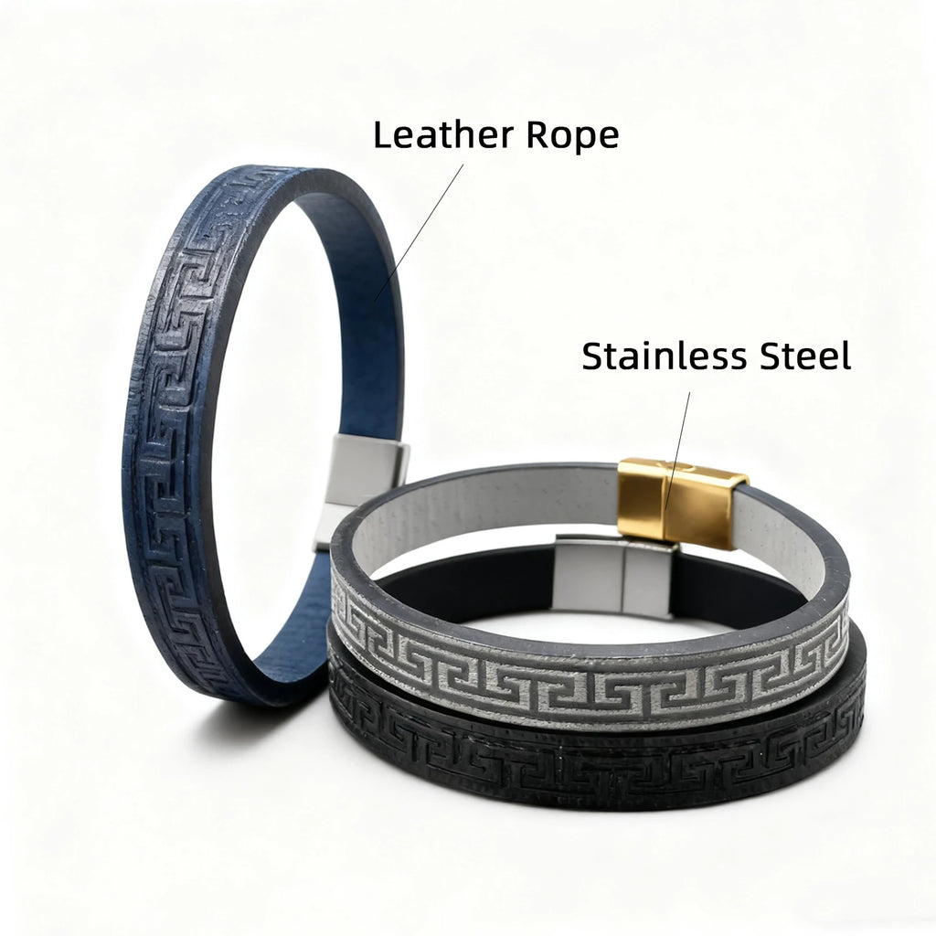Leather band and stainless steel magnetic clasp of the Arequipa bracelet, navy and black