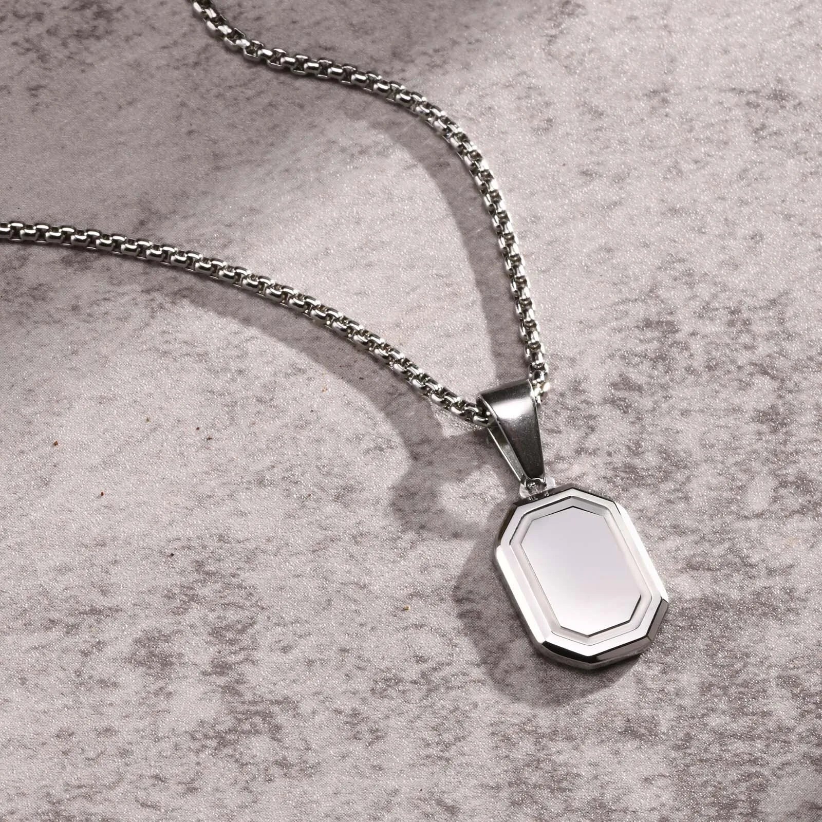 Vnox Small Dogtags Pendant Necklaces for Men, Black Silver Color Stainless Steel Military Dog Tag with Box Chain Gift to Him